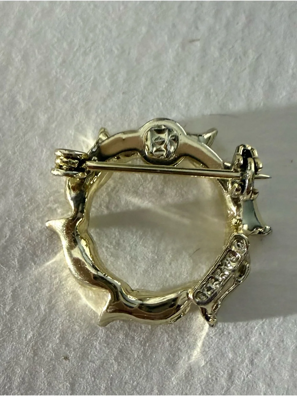 Vintage GERRY’S Silver Tone Wreath Brooch Pin 2cm